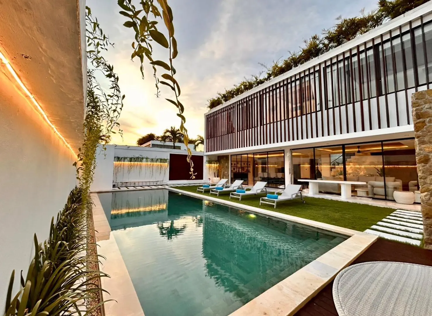 Villa Kawis Seminyak Indonesia