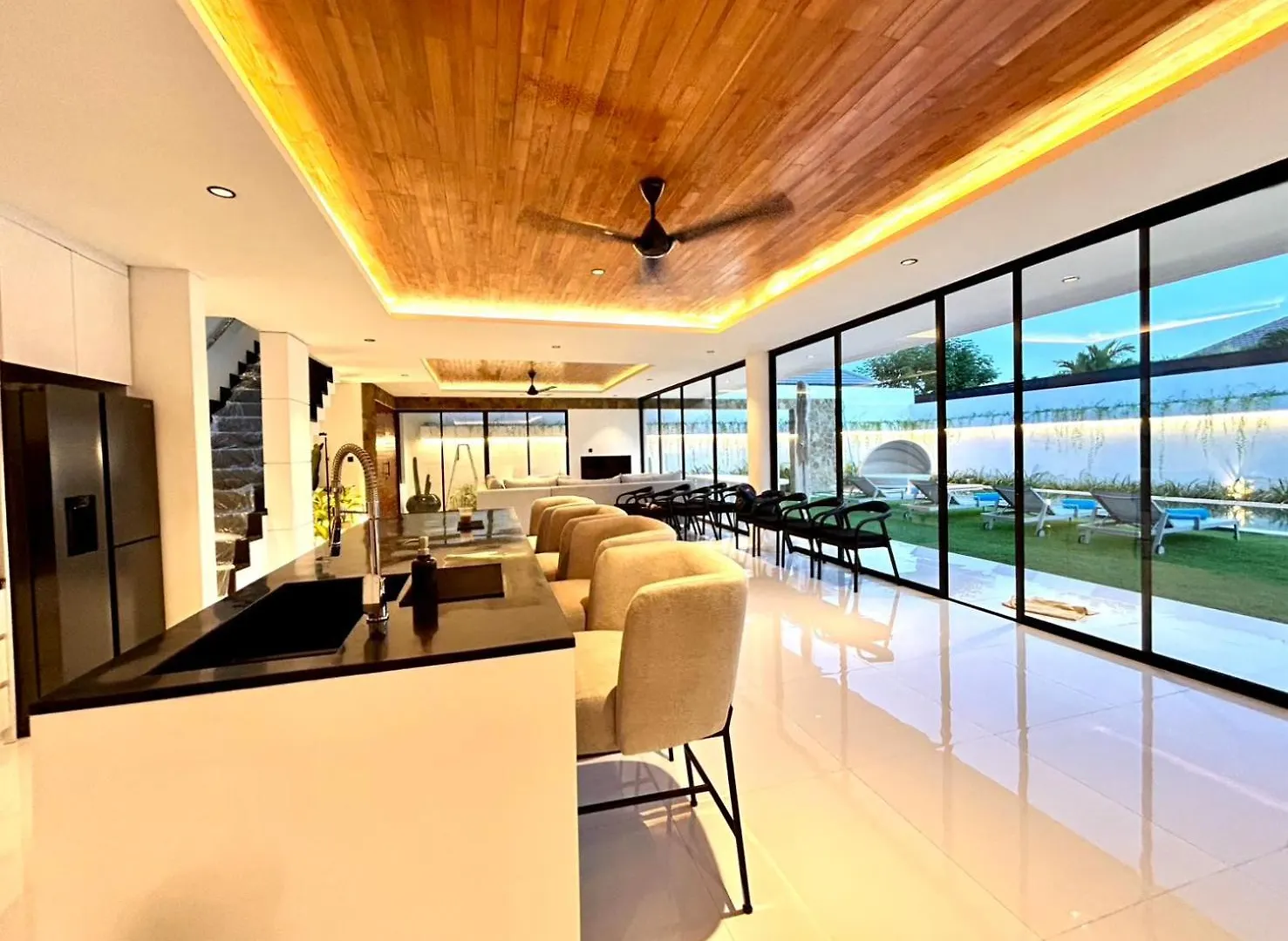 Villa Kawis Seminyak Indonesia