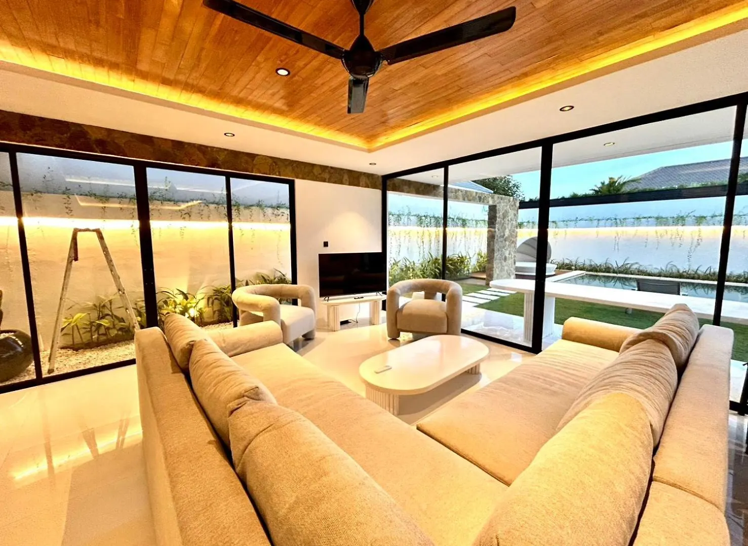 Villa Kawis Seminyak Indonesia